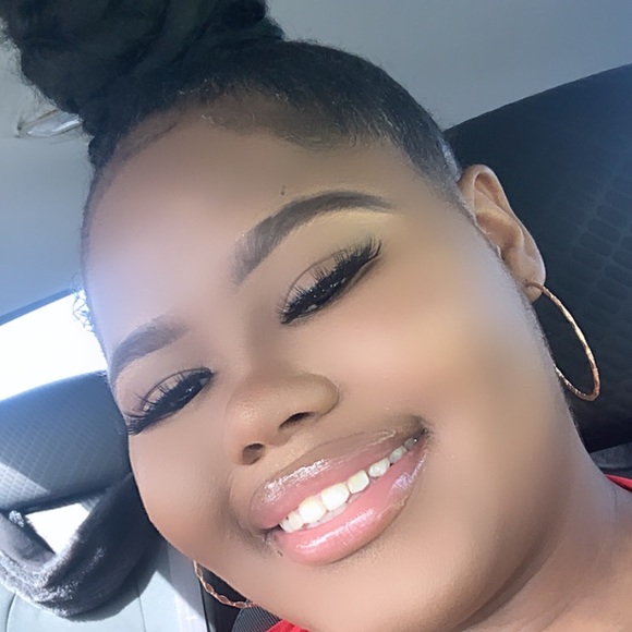 Meet your Posher, Laraya - Picture 2 of 3